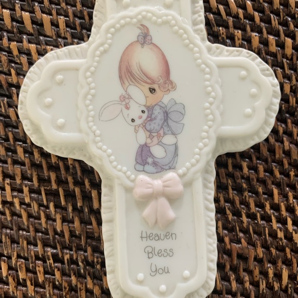 Adorable Precious Moments Cross for Baby - Picture 1 of 4